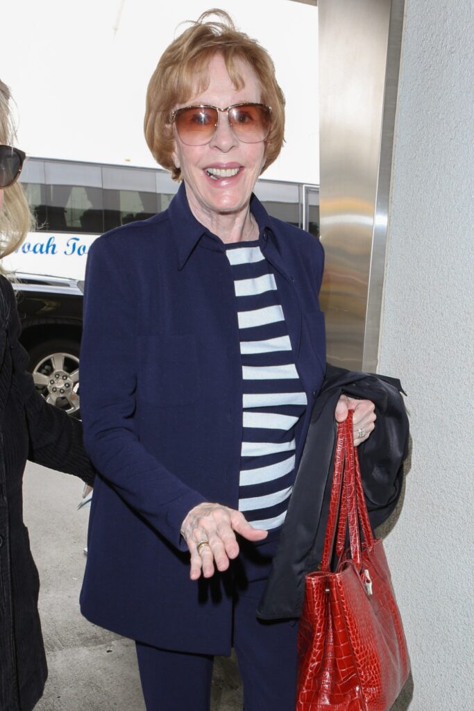 Iconic comedian Carol Burnett arrives for a flight at LAX