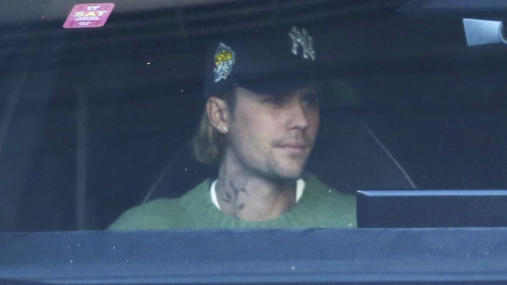 Justin Bieber Turns ‘Skate for LA Strong’ to Comedy Show: ‘Making It Fun for the Crowd’ Justin and Hailey Bieber are seen leaving a medical building in their cybertruck