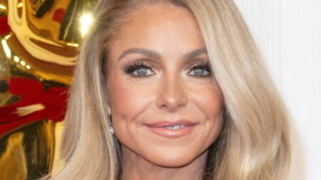 Kelly Ripa smiles close up