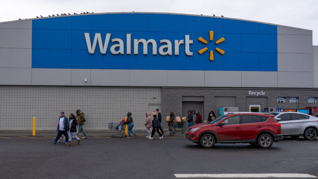 Florida Walmart Employee Rakes in $52k Theft After Discovering Loophole in the System: ‘He Did Not Feel He Commited a Crime’ People exit the Walmart store on December 24, 2020 in Valley Stream, NY.