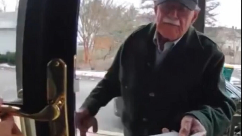 87-Year-Old Pennsylvania Man Personally Delivers Invitations to Heartwarming Party ‘Now i’m crying perfect’