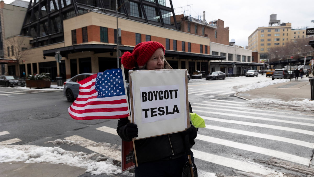 Angry Cleveland Democrats Are Planning to Protest Nazi Saluting Elon Musk at a Tesla Facility ‘Nobody Elected Elon!’