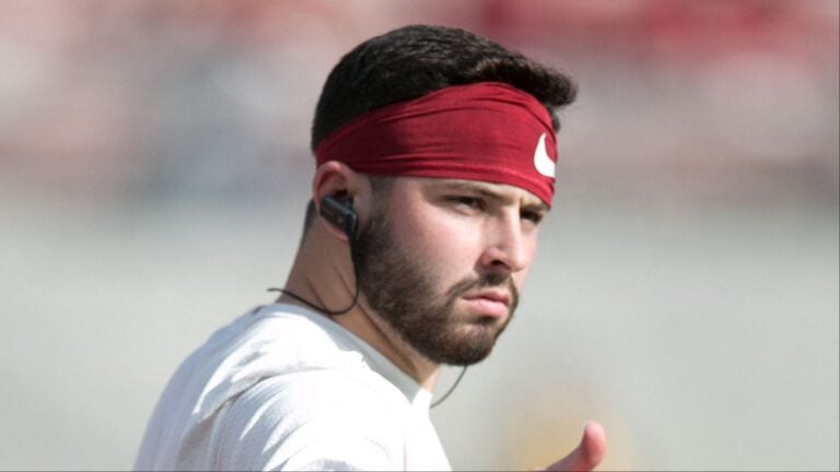 Baker Mayfield warms up before the Rose Bowl