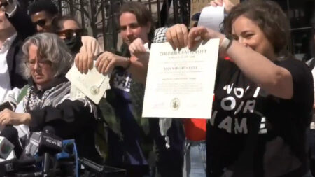 Columbia University Graduates Take a Stand: Diplomas Torn in Protest of Pro-Israel Policy in New York: ‘They’re Sending a Powerful Message'