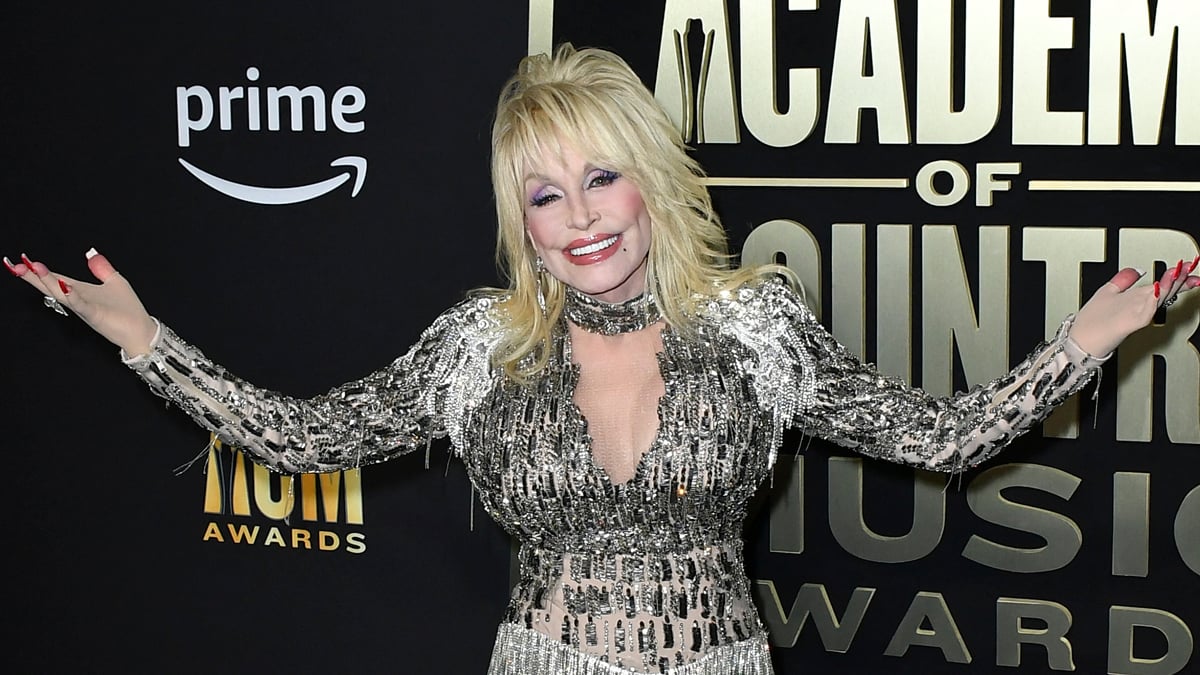 Dolly Parton’s RV Living and Laid-Back Nashville Lifestyle Revealed Amid Husband’s Death: ‘If I Go Anywhere, I Go In Full Disguise’