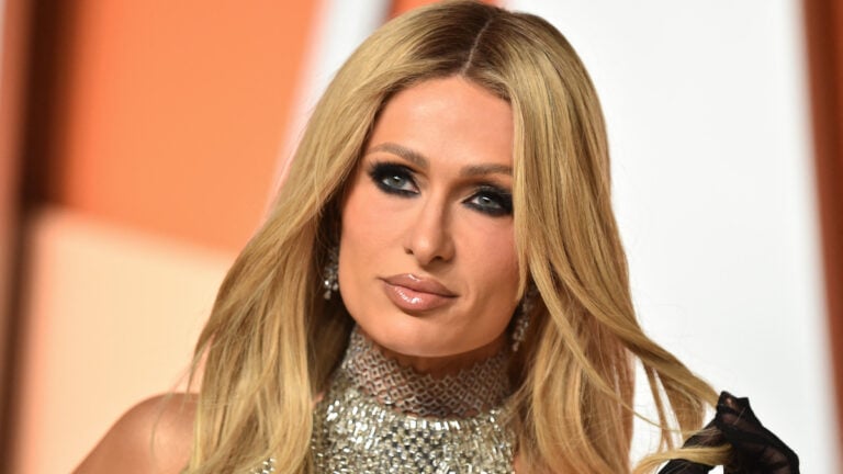 Paris Hilton Debuts True Crime Podcast to Solve the Most ‘Gripping’ Murder Cases in Honor of Compton Victim: ‘Nothing Is What It Seems’ Paris Hilton at the Vanity Fair Oscars party.