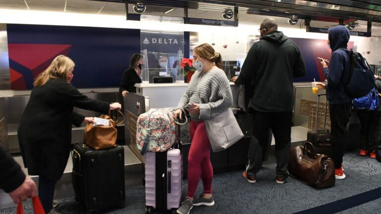 Delayed Delta Airlines Flight to Atlanta Turns Into Overnight Tarmac Stay: ‘We Fell Short’ Delayed Delta Airlines Flight to Atlanta Turns Into Overnight Tarmac Stay 'We Fell Short'