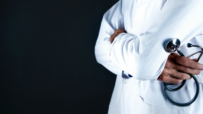 Utah Health Care Worker Crosses The Line With ‘Creepy’ Social Media Patient Request: ‘He Used Personal Info’ Utah Healthcare Worker Crosses The Line