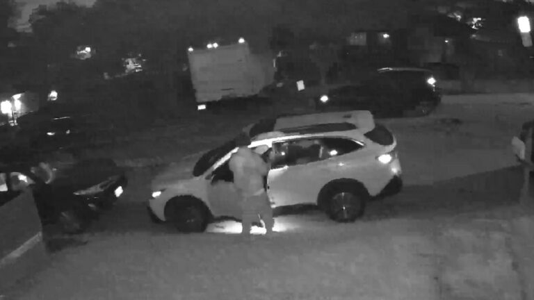 Heads up East Austin Car Thieves Are Striking Again: ‘Don’t Leave ANYTHING in Your Car’ Heads up East Austin Car Thieves Are Striking Again: ‘Don’t Leave ANYTHING in Your Car'
