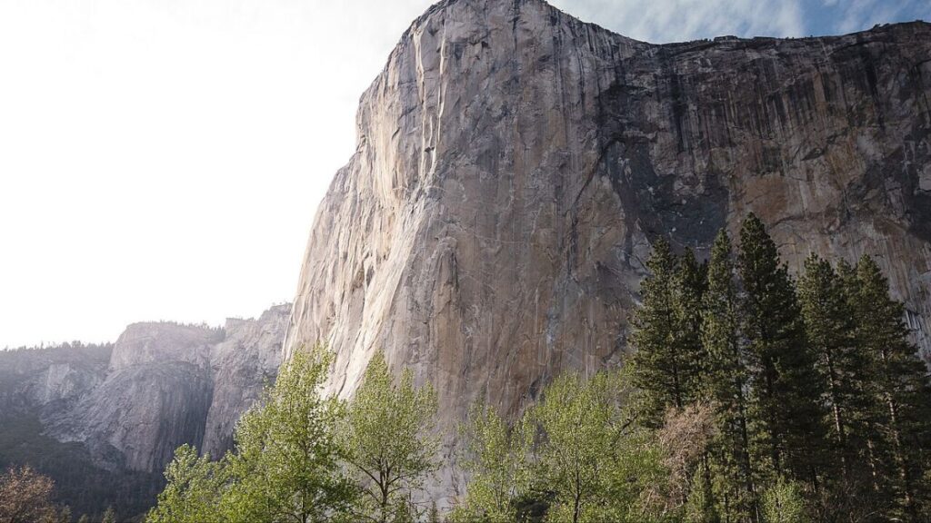 California Climbers Hang Transgender Pride Flag in Yosemite’s El Capitan: ‘All That Work and It’s Upside Down’ California Climbers Put Up Transgender Pride Flag in Yosemite’s El Capitan 'All That Work and It's Upside Down'