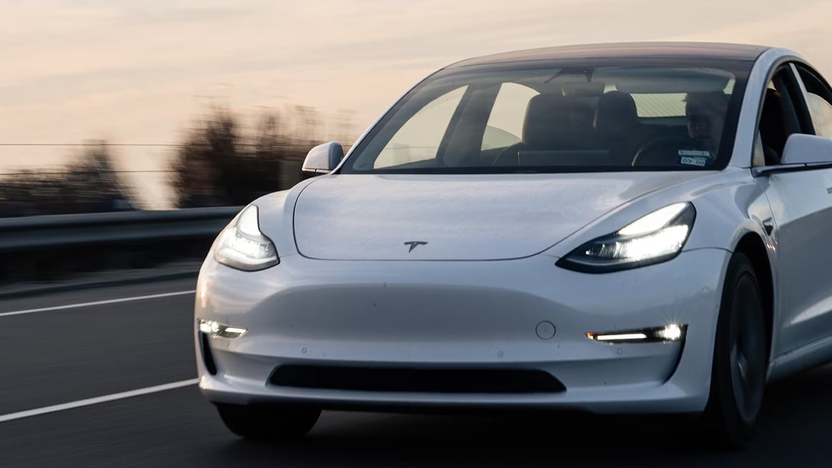 Tesla in Autopilot Crashes Into Parked Van in New Jersey, Driver Faces Fine: ‘You Don’t Entrust Everything to AI’