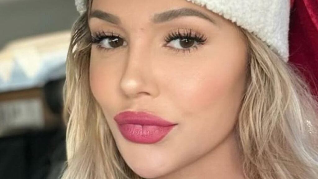 Brandi Glanville selfie