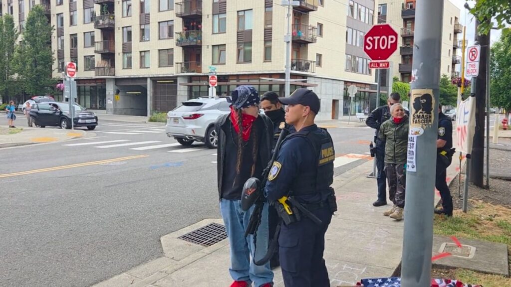 Homeland Security in Oregon Detain Indigenous Protestors 'This Confuses Me'