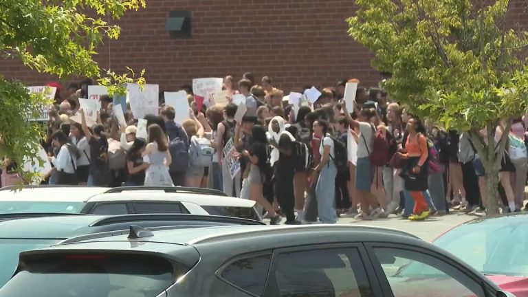 Maryland High School Students Rally After ICE Deports Fellow Teen: ‘These Teenagers Have More Morals’ Maryland High School Students Rally After ICE Deports Fellow Teen: ‘These Teenagers Have More Morals'