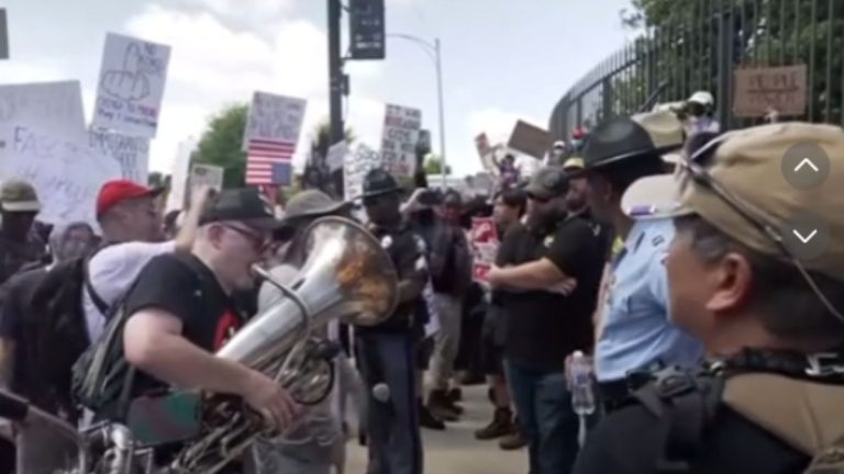 Proud Boys Drowned Out By Tuba During Atlanta Protest ‘NGL CREATIVE AF’ Proud Boys Drowned Out By Tuba During Atlanta Protest 'NGL CREATIVE AF'