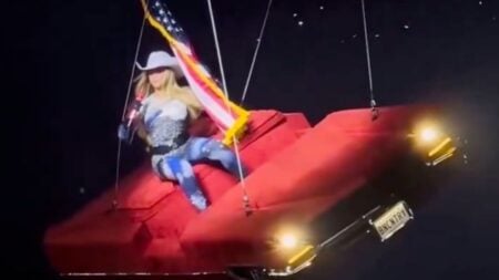 Beyoncé Fans Mortified After ‘Terrifying’ Stage Prop Malfunction: ‘These Shows Are Full Of Problems’ Beyonce in car