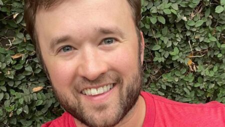 Haley Joel Osment Gets ‘Special Treatment’ From Court and Avoids Jail Time: ‘I See Dumb People’ Haley Joel Osment selfie