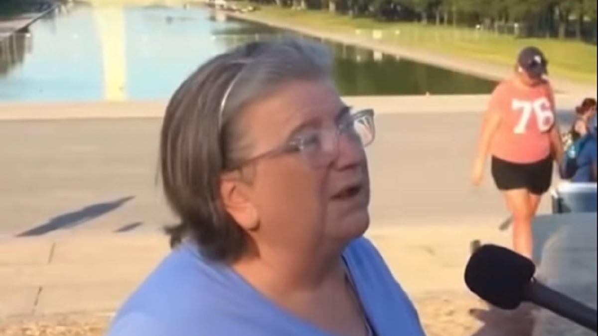 Racist Washington DC Karen Explains Why Juneteenth is ‘Bullsh*t’ & Asks ‘What’s Happening to the White People?’