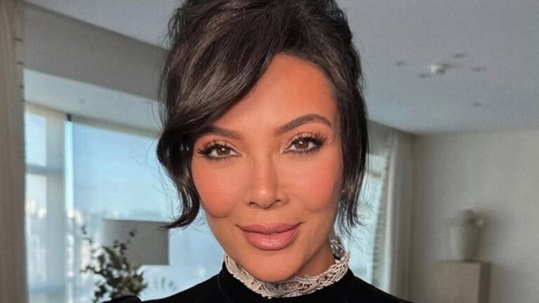 Kris Jenner selfie