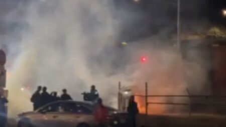 Oregon ICE agents start fire