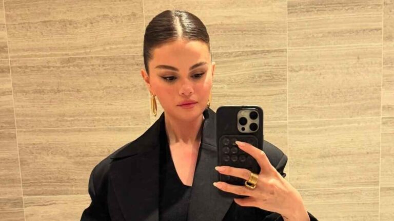 Selena Gomez Instagram Selfie
