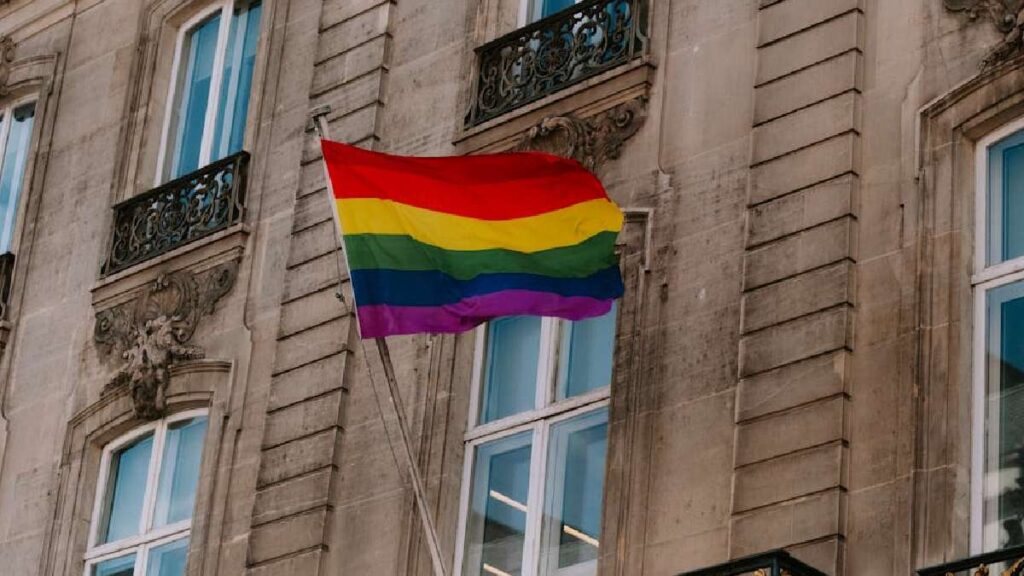 Virginia realtor remove pride flag