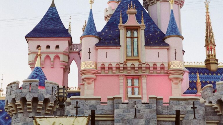 Disneyland’s False Wait Times Exposed In Alleged ‘Desperate Attempt’ To Popularize New Tiana Ride DIsneyland castle