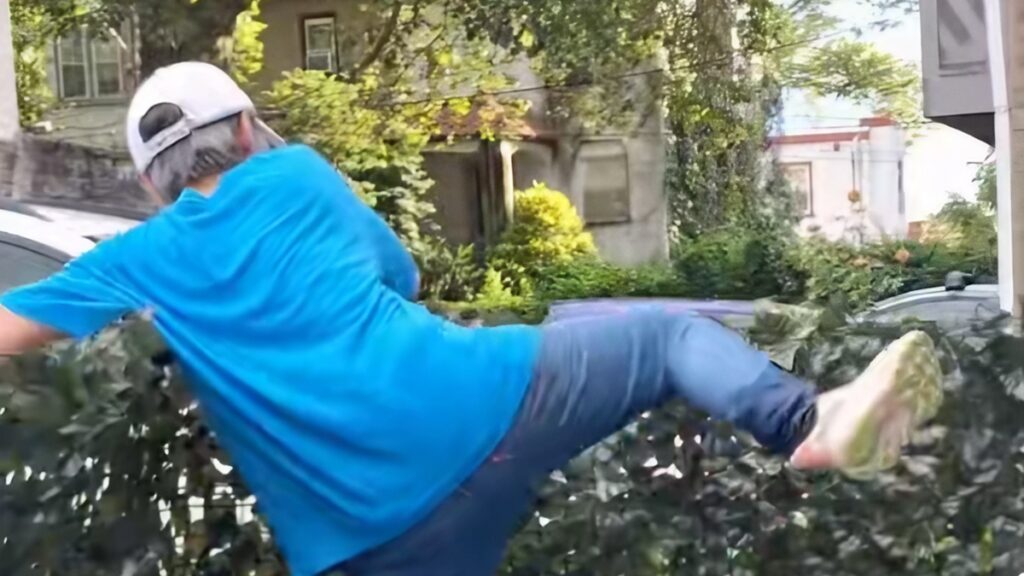 Philadelphia Karen Humiliates Herself After Invading Neighbor’s Fence Over Kiddy Pool Dispute, ‘Love the Pettiness’ Philadelphia Karen climbs fence