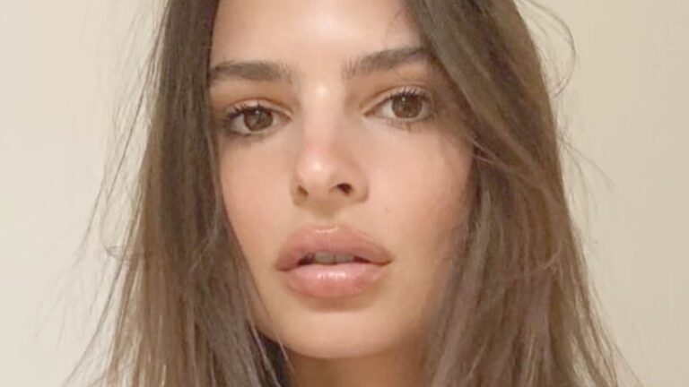 Emily Ratajkowski close up