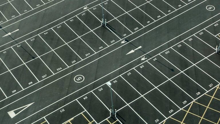 New Oregon Tenant Receives Notes for Parking in the Wrong Spot, Though It Was the Designated Spot for Them: ‘Ma’am, This Is Spot 6’ Oregon parking wrong spot