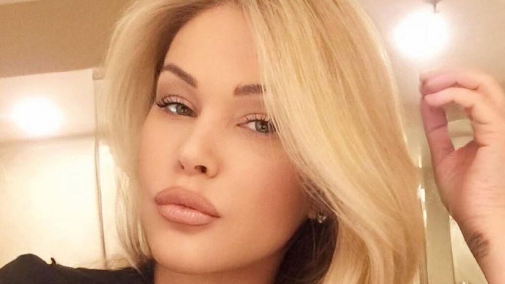 Shanna Moakler selfie