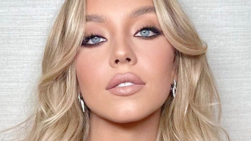 Sydney Sweeney close up