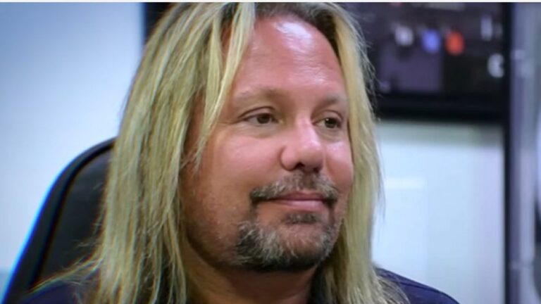 Motley Crue’s Vince Neil’s Behavior Raises Red Flags at Recent Show: ‘Obviously Something Going On’ Vince Neil