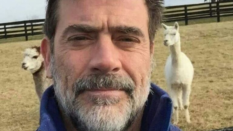 Jeffrey Dean Morgan selfie