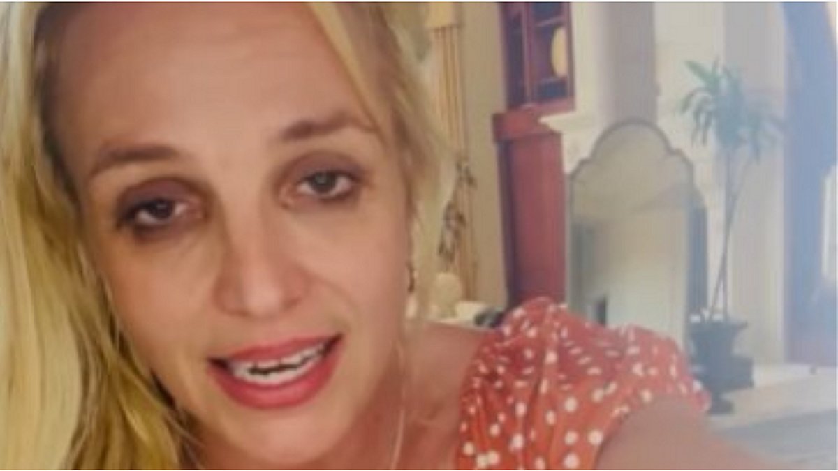 Britney Spears’ Family Horrified As Downward Spiral Escalates: ‘Nobody Can Really Do Anything’
