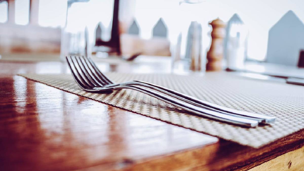 Restaurant in Louisiana Adds a Ridiculous Fee To Hide Mandatory Tips: ‘It’s the Fact That They Need To Hide It’