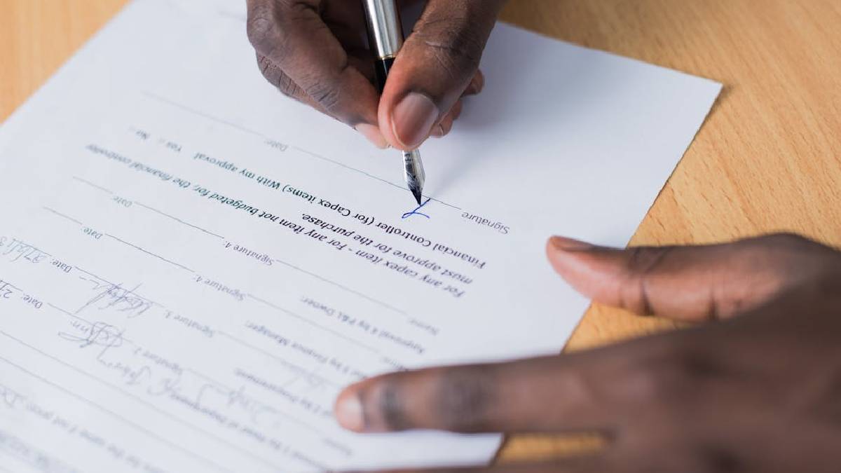 Pennsylvania Landlord Successfully Scams Tenant for Not Reading Carefully: ‘The way the lease reads, your LL is right’