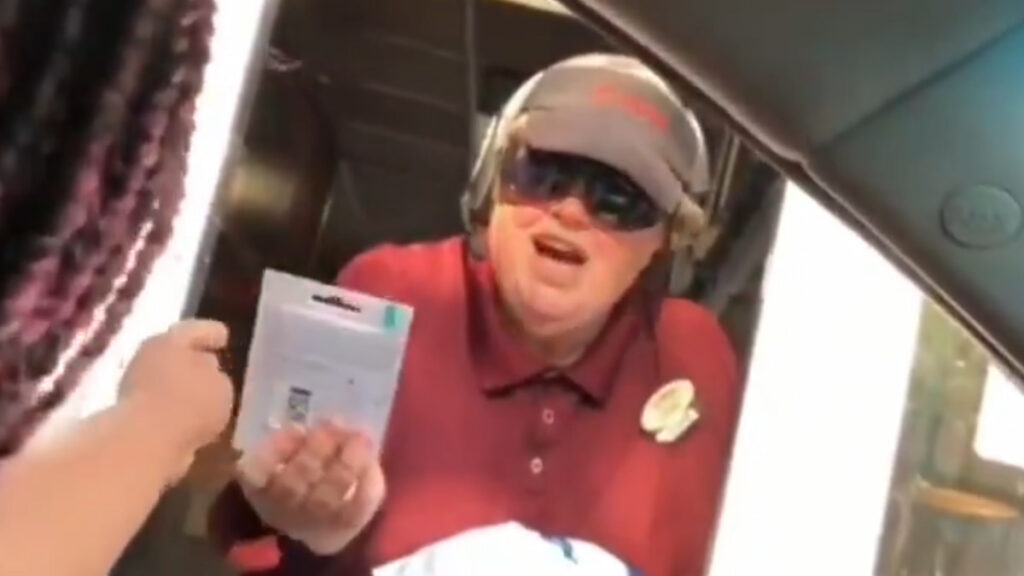 Buffalo Black Woman Gives Struggling White Woman a Ride to Work, Then Bought Her Clothes and a Gift Card As a Gift ‘The majority of us don’t hate each other’