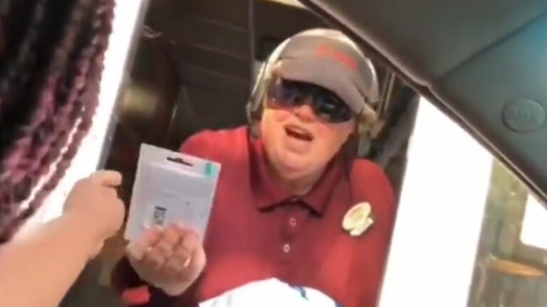 Buffalo Black Woman Gives Struggling White Woman a Ride to Work, Then Bought Her Clothes and a Gift Card As a Gift ‘The majority of us don’t hate each other’