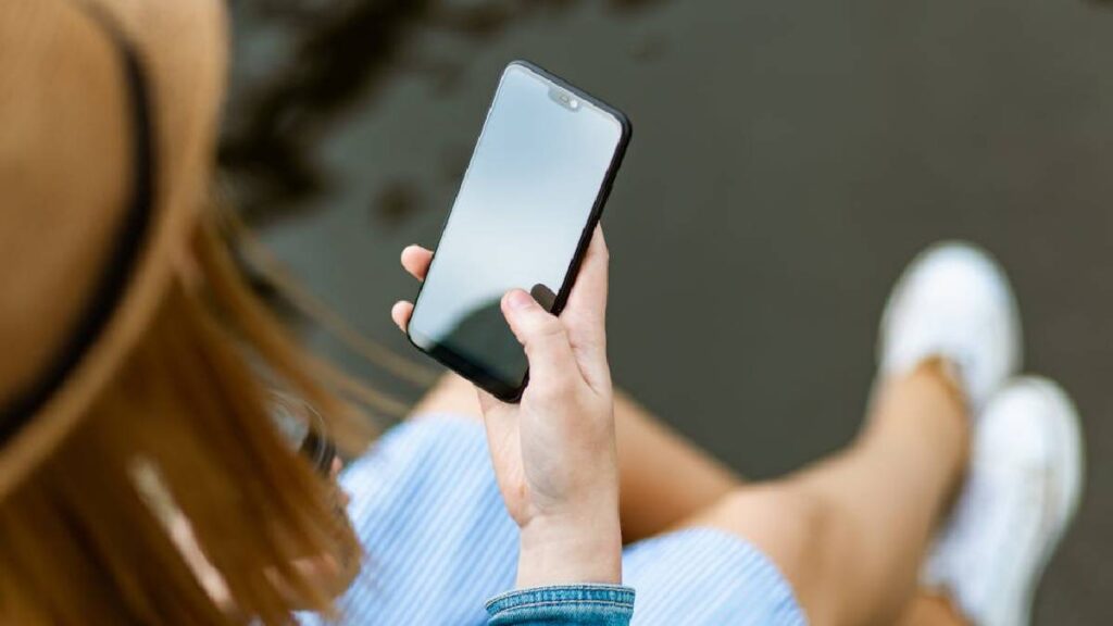 A Person in Chicago Realizes That It’s Better To Break up via Text Than To Be Ghosted: ‘They called your relationship a situation’ Illinois Breakup text