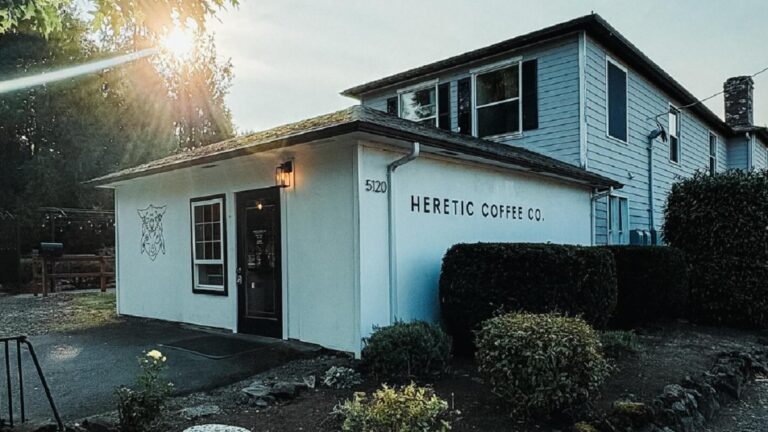 Oregon Coffee Shop Owner Takes a Stand and Helps SNAP Recipients in the Most Heartwarming Way, ‘Everyone wanting to help feed Americans except our own government’ Oregon Coffee Shop Owner Takes a Stand and Helps SNAP Recipients in the Most Heartwarming Way