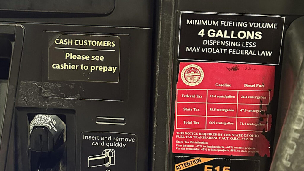 Bizarre Ohio Gas Station Requires Drivers to Fill Up at Least 4 Gallons of Gas or They Violate Federal Law ‘Tell that to the $5 in my account’