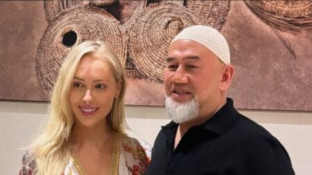 Clueless California Celeb Accidentally Marries Malaysian Sultan, Now Wants ‘A Proper Divorce, a Proper Apology’ California singer marries Sultan